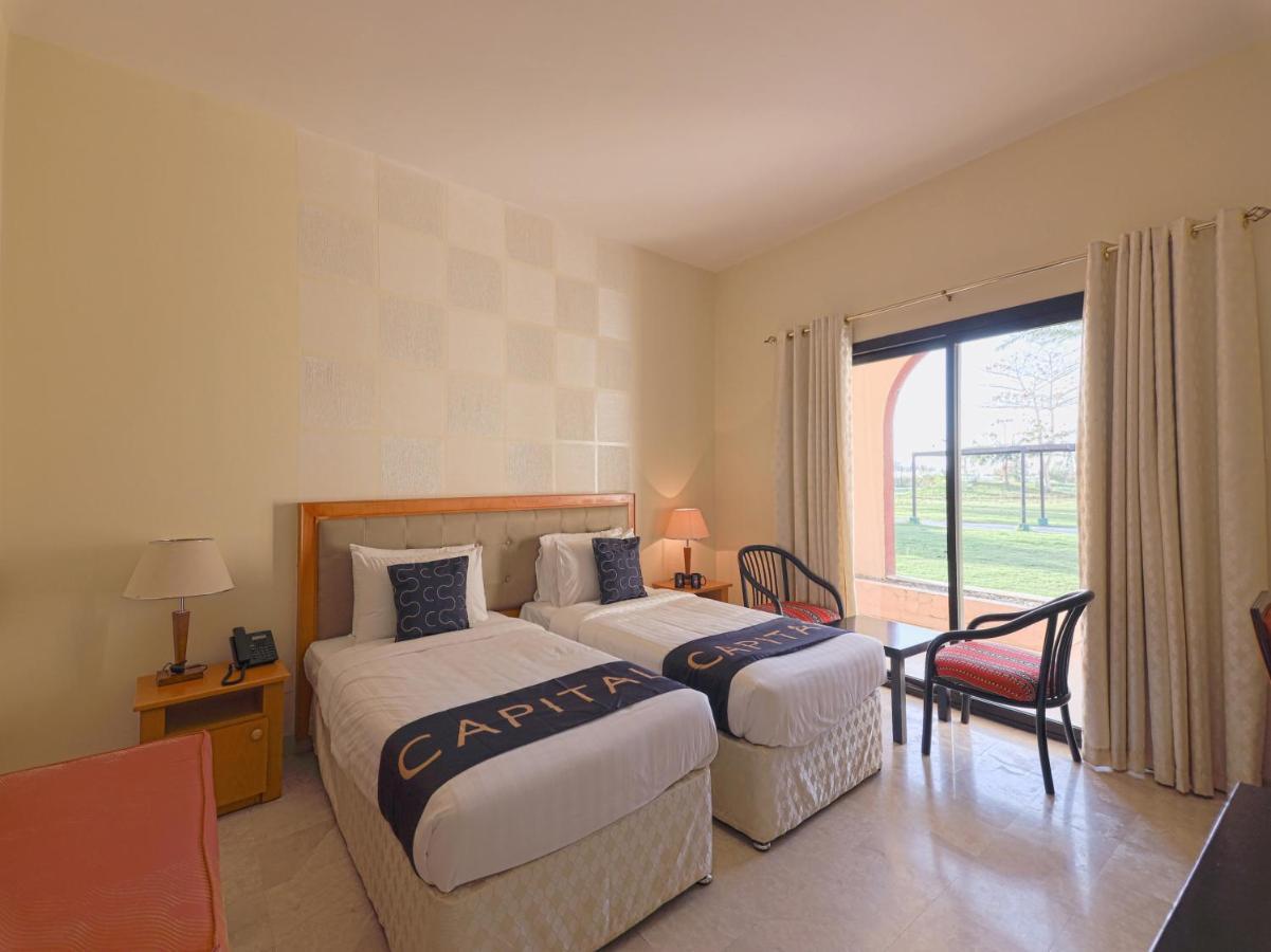Capital O133 Al Sawadi Beach Resort & Spa Барка Экстерьер фото