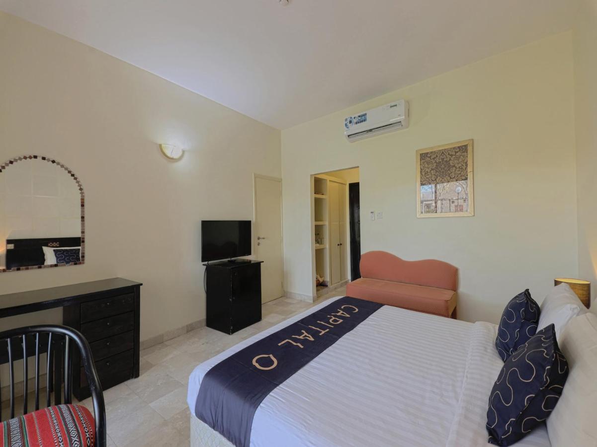 Capital O133 Al Sawadi Beach Resort & Spa Барка Экстерьер фото