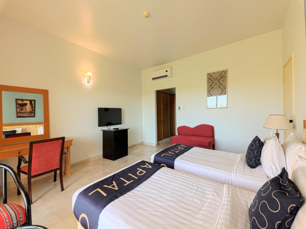 Capital O133 Al Sawadi Beach Resort & Spa Барка Экстерьер фото