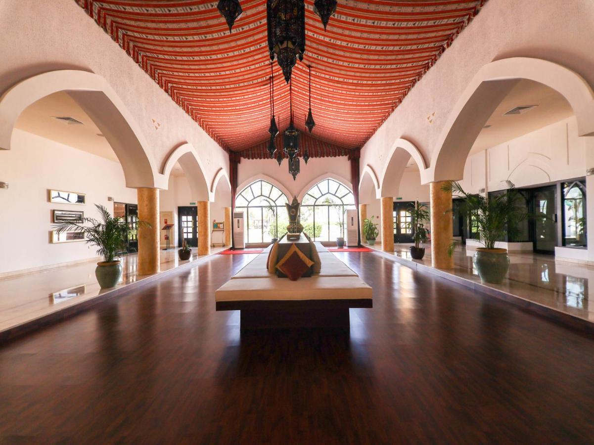 Capital O133 Al Sawadi Beach Resort & Spa Барка Экстерьер фото