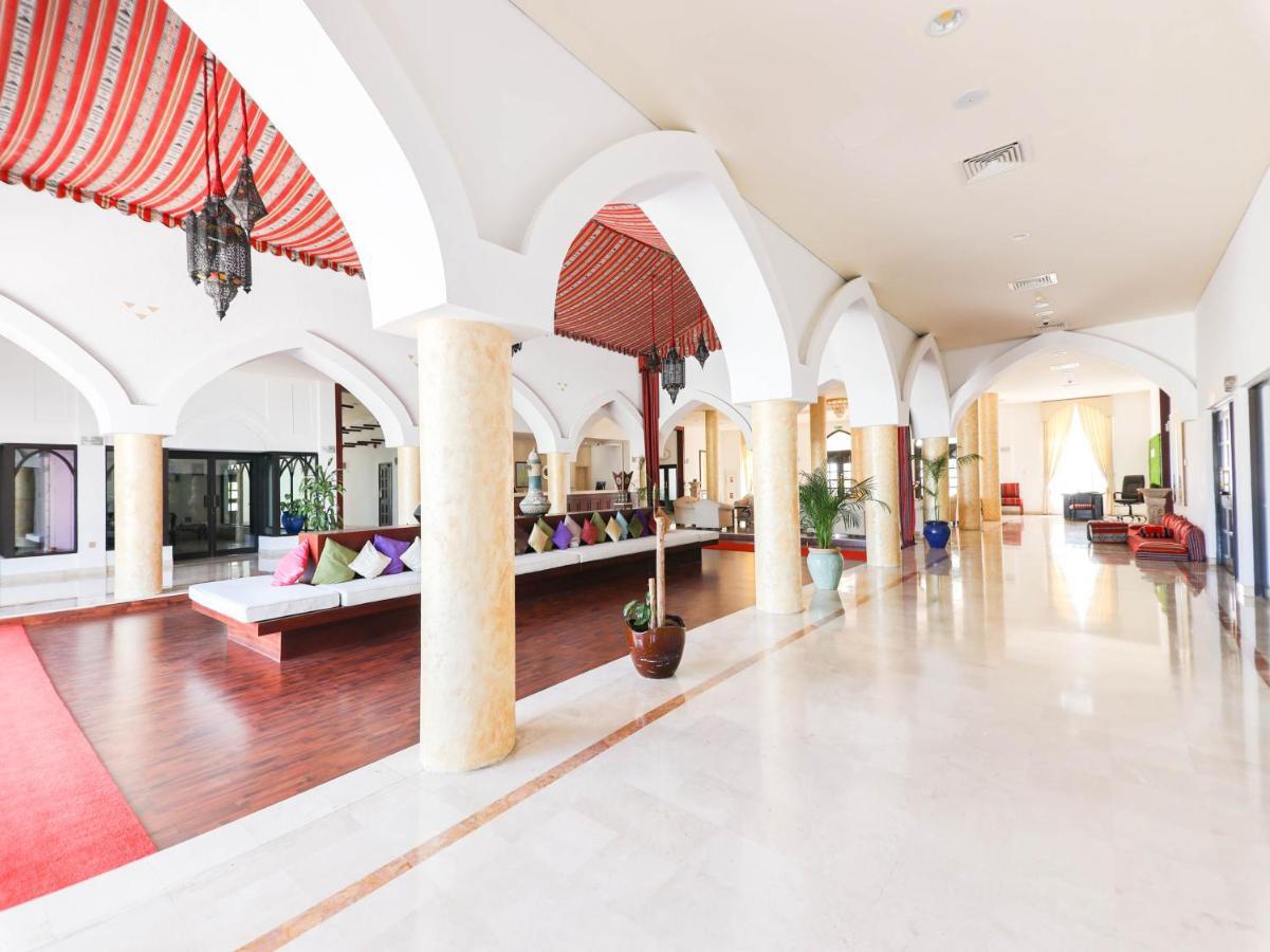 Capital O133 Al Sawadi Beach Resort & Spa Барка Экстерьер фото