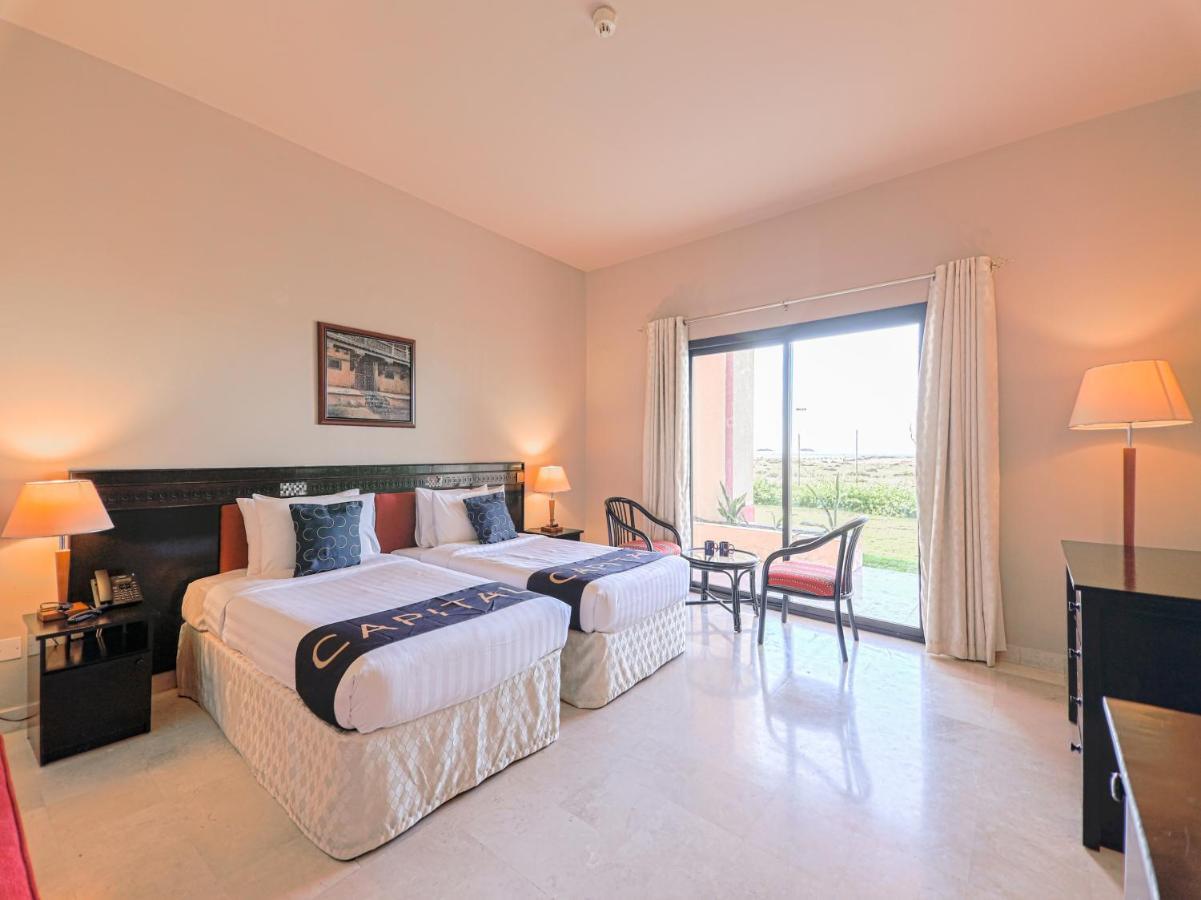 Capital O133 Al Sawadi Beach Resort & Spa Барка Экстерьер фото