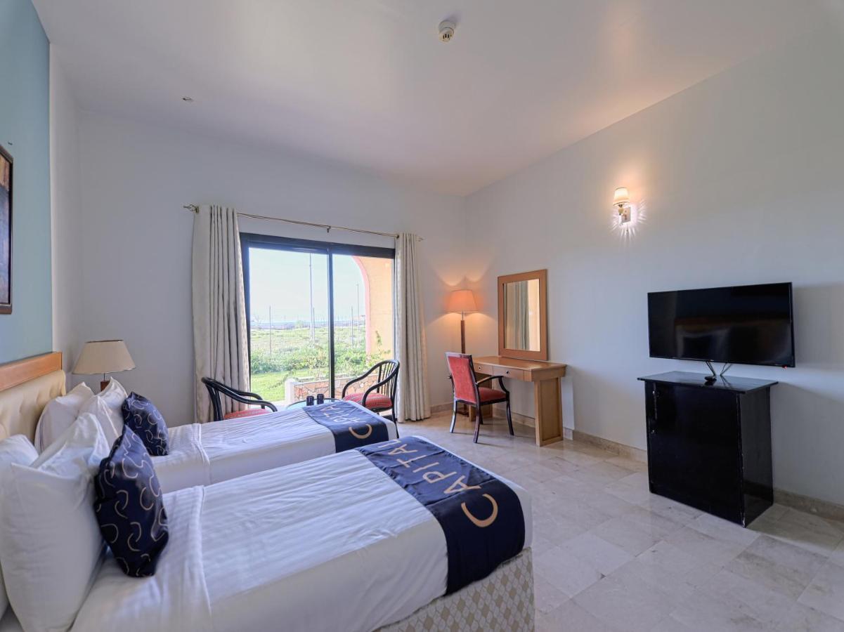 Capital O133 Al Sawadi Beach Resort & Spa Барка Экстерьер фото