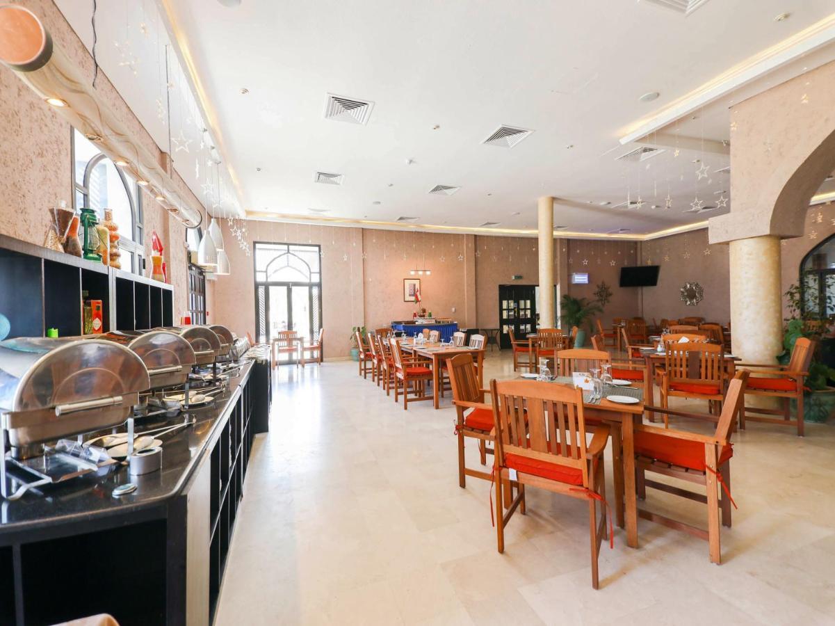 Capital O133 Al Sawadi Beach Resort & Spa Барка Экстерьер фото