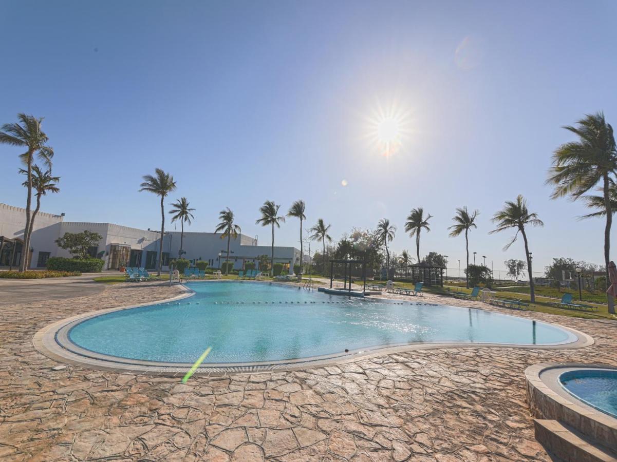 Capital O133 Al Sawadi Beach Resort & Spa Барка Экстерьер фото