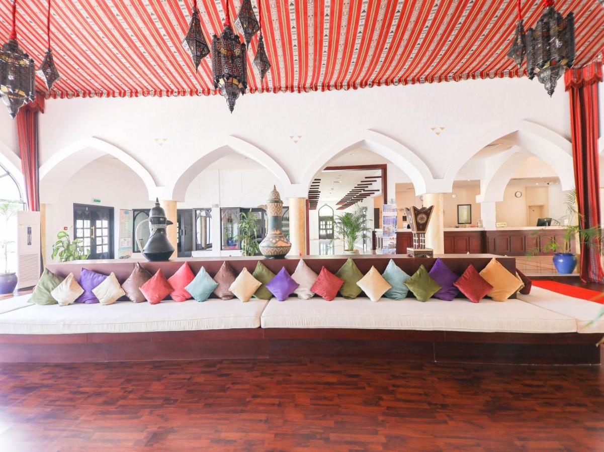 Capital O133 Al Sawadi Beach Resort & Spa Барка Экстерьер фото
