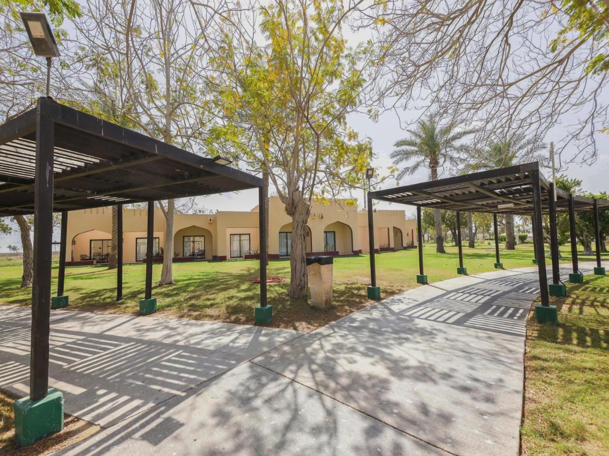 Capital O133 Al Sawadi Beach Resort & Spa Барка Экстерьер фото