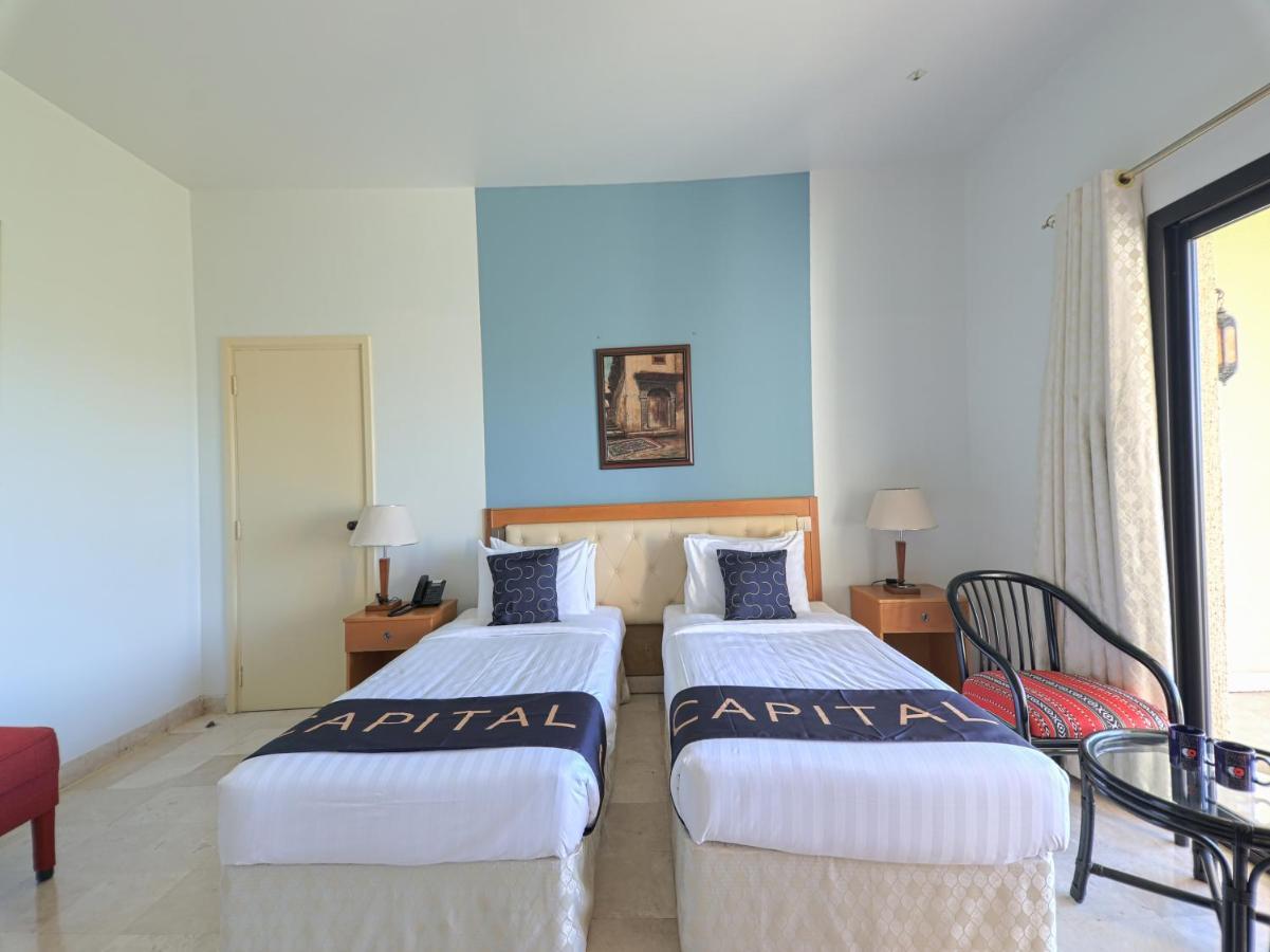 Capital O133 Al Sawadi Beach Resort & Spa Барка Экстерьер фото